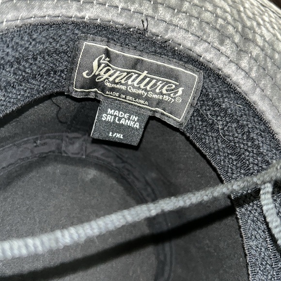 Signature men’s cotton outback hat with chin cord. - Picture 6 of 12